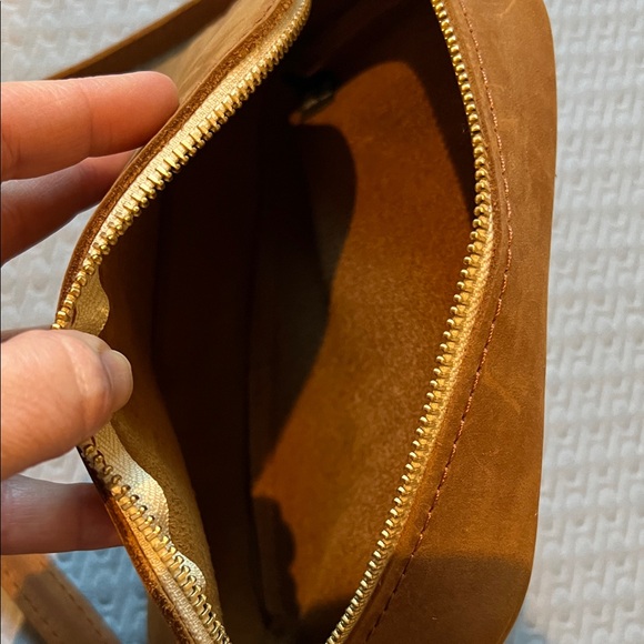 Portland Leather Goods Scarlett Sling in Dakota - Picture 9 of 10